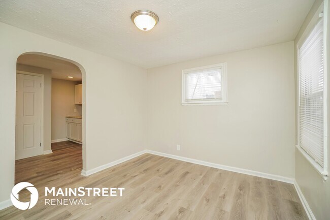 Building Photo - 2425 Delbert Rd