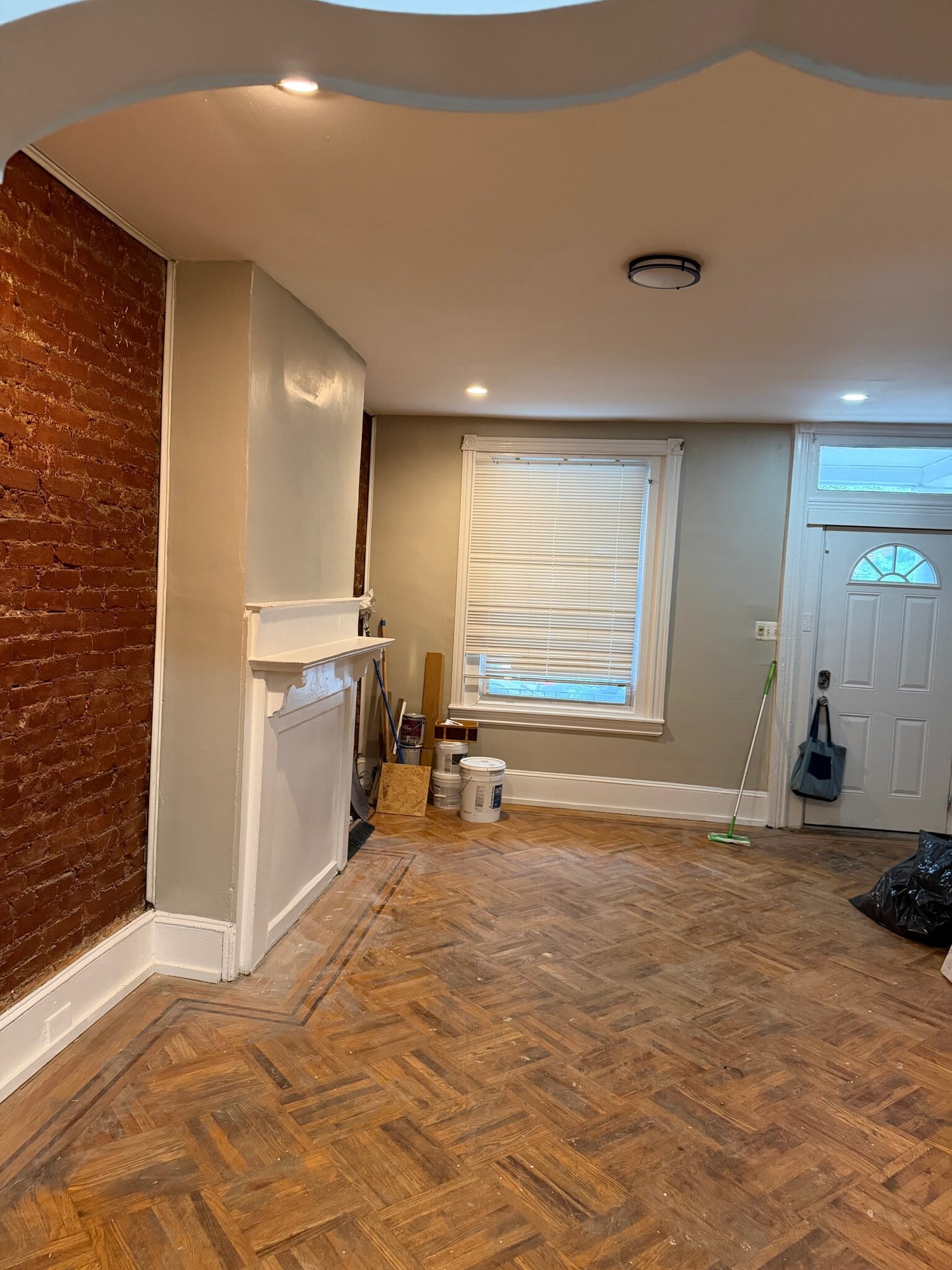 Building Photo - 1370 Narragansett St