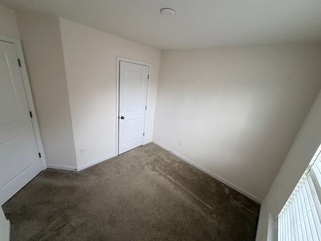 Building Photo - 1501 Stonewall Manor Dr