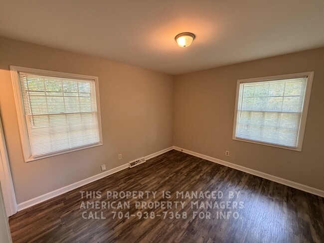 Building Photo - 4518 Kavanaugh Dr