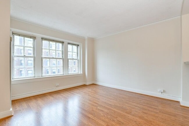 Building Photo - 534 Beacon St