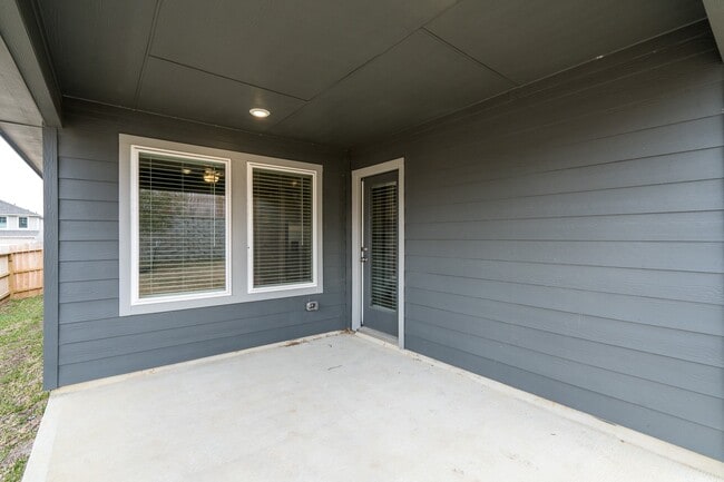 Building Photo - 17877 Stone Ter Ct