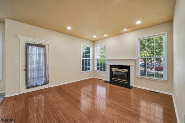 Building Photo - 46 Gordon Cir