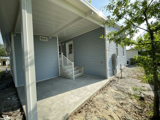 Building Photo - 5018 Windmill Manor Ave