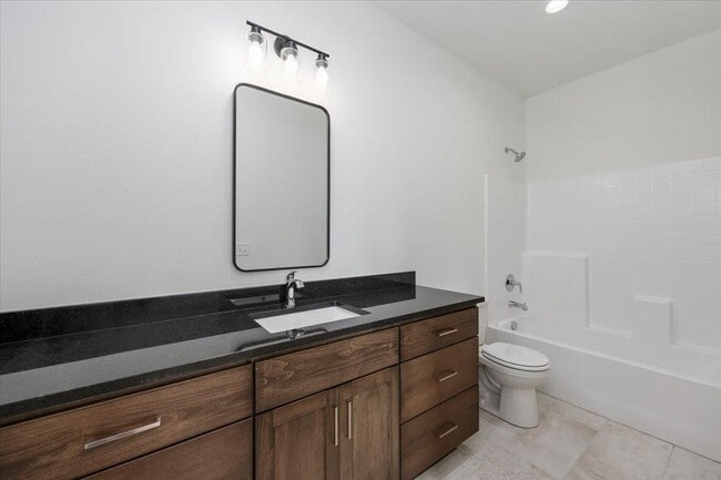 Building Photo - 170 W 300 S