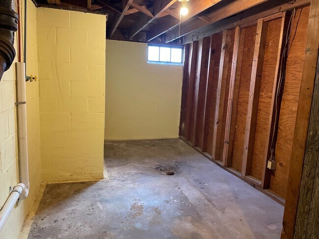 Building Photo - Charming 3-Bedroom Home for Rent – Quiet C...