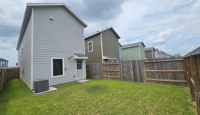 Building Photo - 21575 Carosella Dr