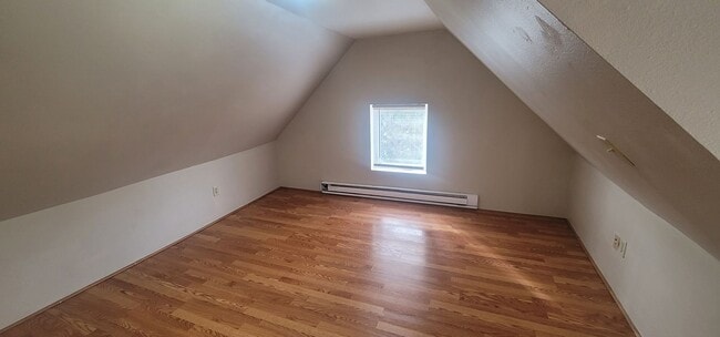 Building Photo - 4 Bedroom 2 Bath - Single Family Home