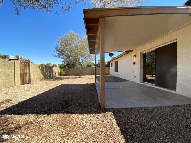 Building Photo - 1913 N Bullmoose Dr