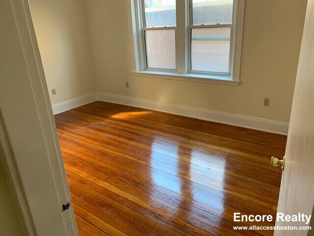 Building Photo - 1788 Beacon St