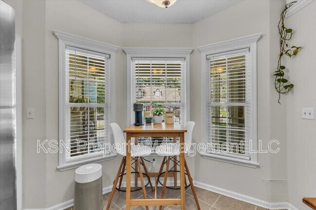 Building Photo - 7317 Leghorn St