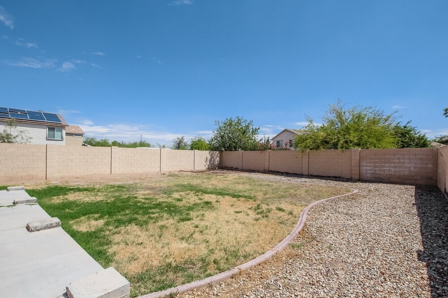 Building Photo - 13519 W San Juan Ct