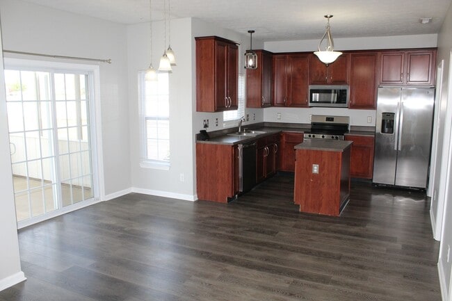 Building Photo - Now Available! Spacious 3 BR in Avon Schools