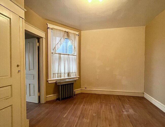 Building Photo - 1935 W Hunting Park Ave