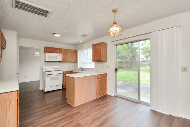 Building Photo - 17210 Colony Creek Dr