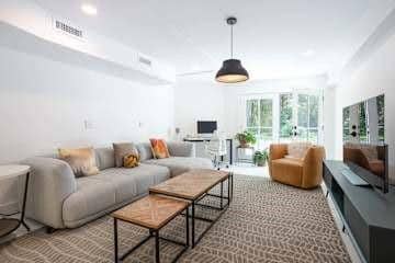 Building Photo - 72 Ledge Rd