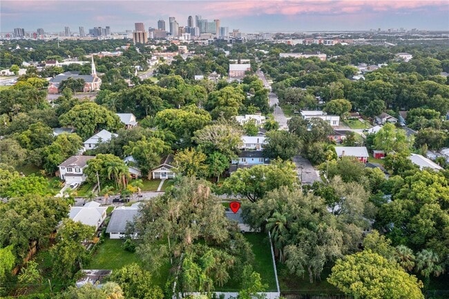 Building Photo - 113 W Adalee St