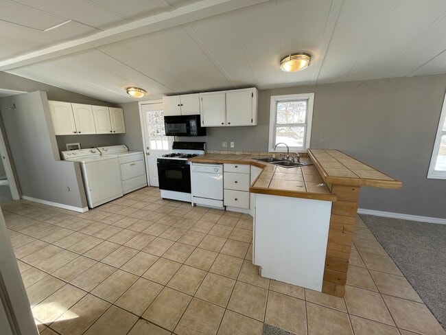 Building Photo - 15435 E Cherry Creek Rd