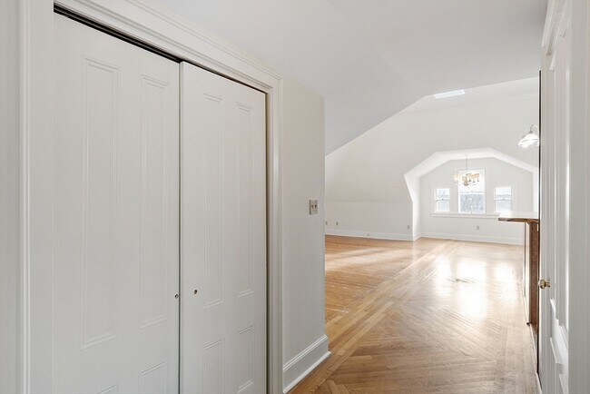 Building Photo - 150 Summer St