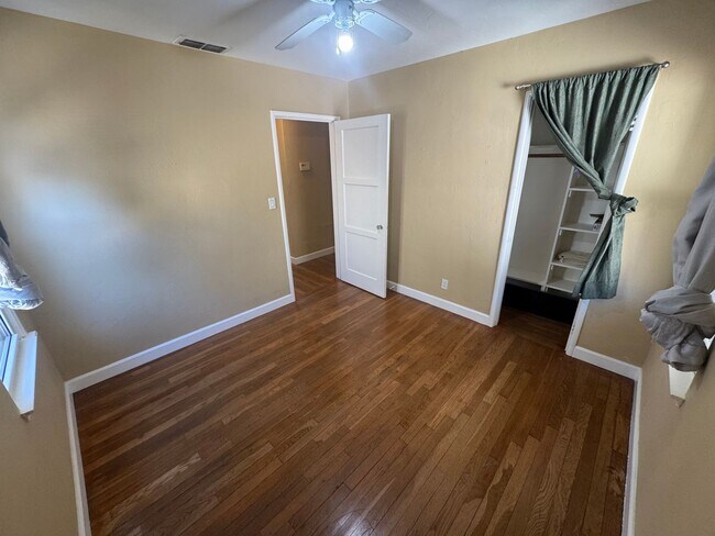 Building Photo - 2 Bed / 1 Bath | Tahoe Park Home Available...