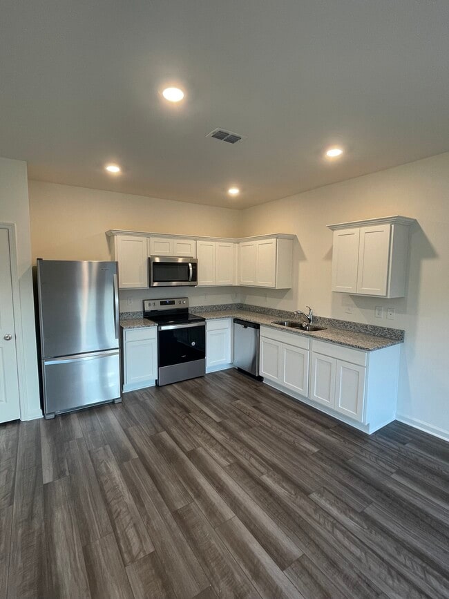 Building Photo - 26 Thetford Wy