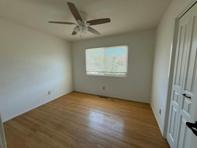 Building Photo - 2313 Clemson Dr