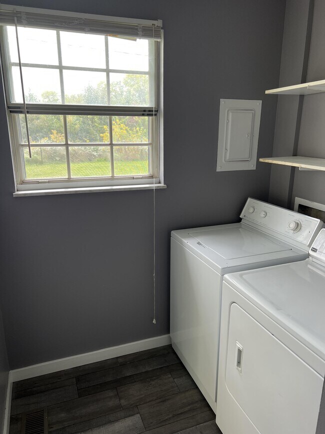 Building Photo - 2003 E Florida Ave