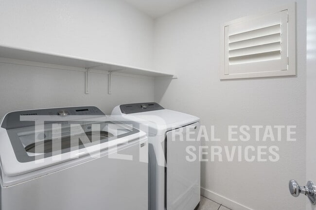 Building Photo - 632 Whitewater Wy