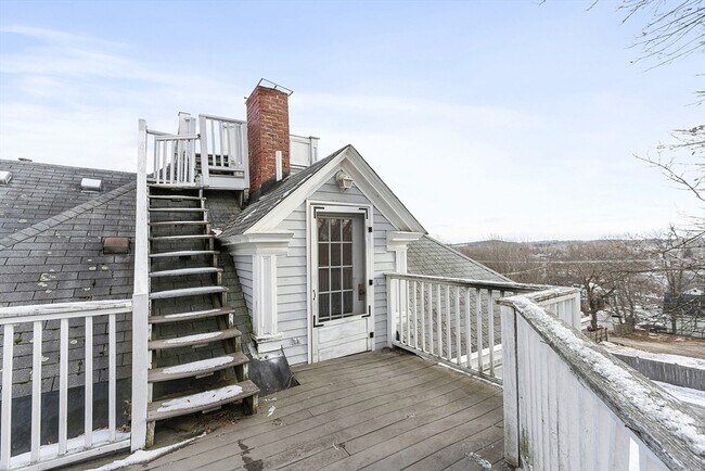 Building Photo - 150 Summer St