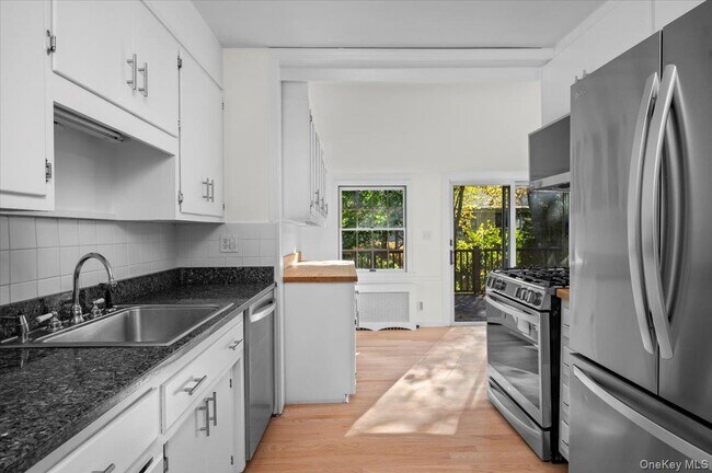 Building Photo - 115 Coolidge Ave