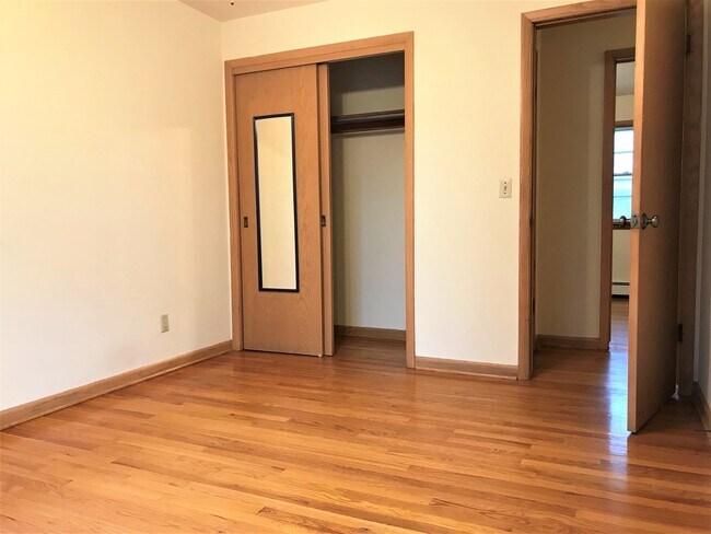 Building Photo - 410 Pawling St