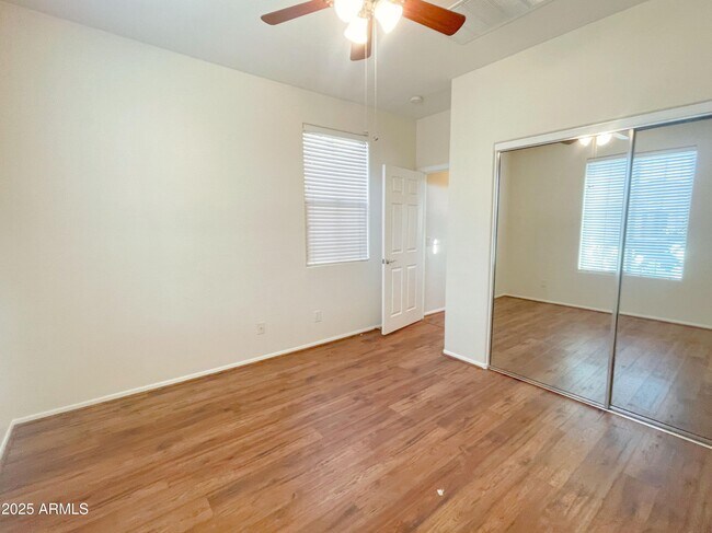 Building Photo - 4015 E Sourwood Dr