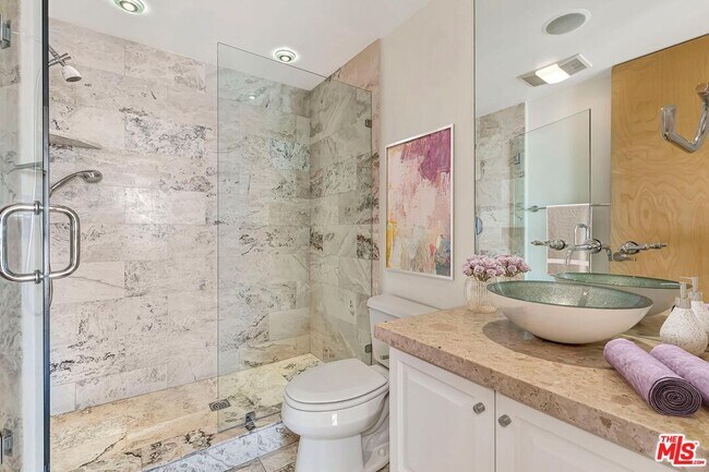 Building Photo - 2222 Ave of the Stars