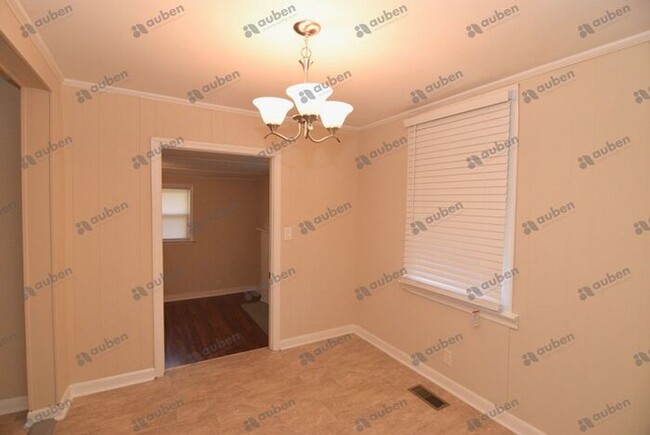 Building Photo - Updated 3 Bedroom House Near Surrey Center