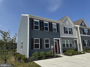Building Photo - 1408 Sugarplum Ln