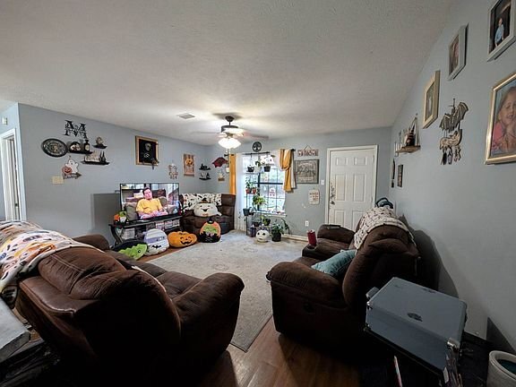 Building Photo - 715 Cherub Ct