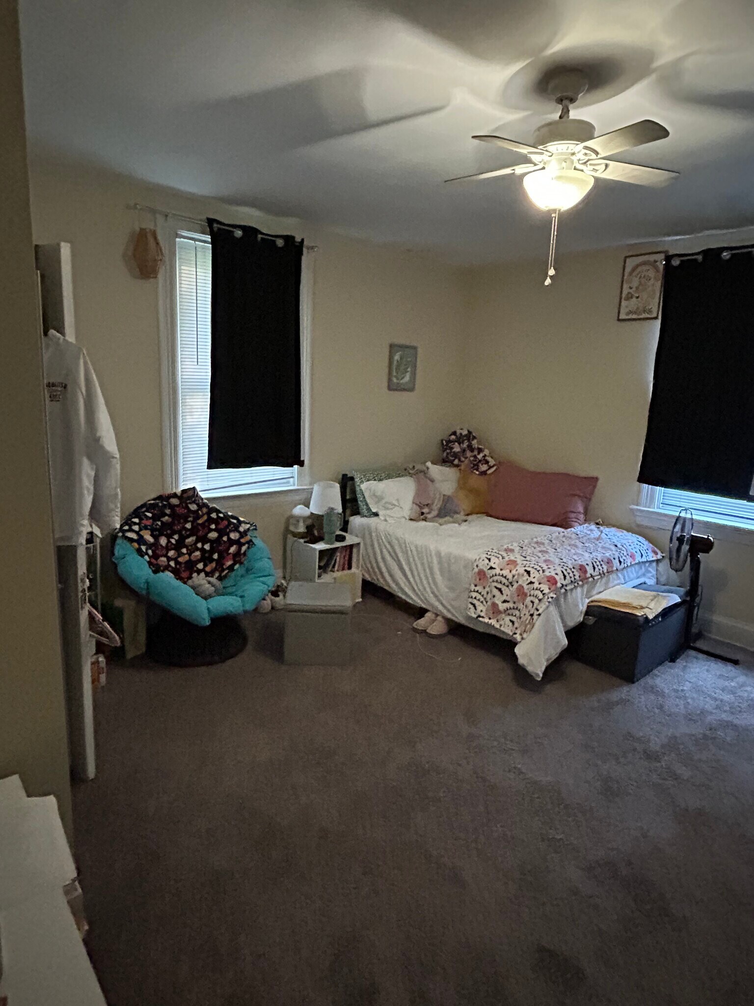 Building Photo - 2154 W Clifton Ave