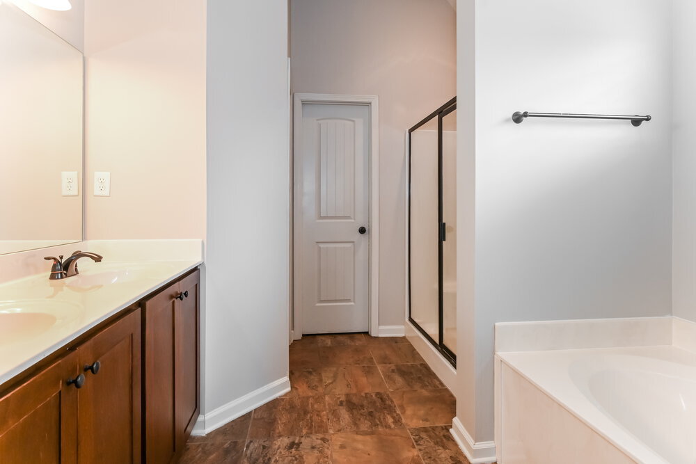 Building Photo - 2565 Woodcutter Dr