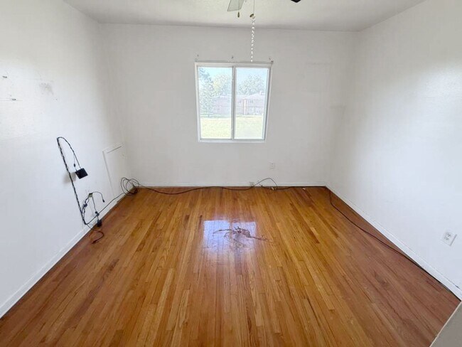 Building Photo - 4889 Banbury Ct