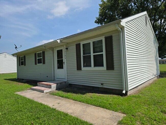Building Photo - 1104 Hillcrest Ave