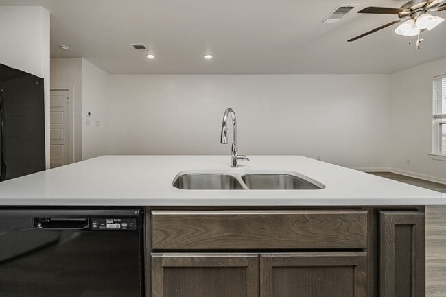 Building Photo - 8433 Adelaide Dr