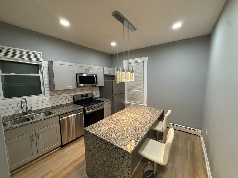 Building Photo - 249-251 Orms St