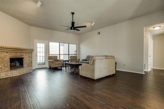 Building Photo - 1305 Chicota Dr