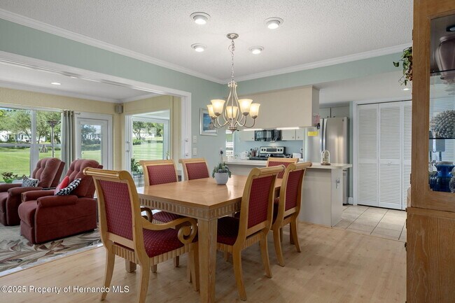 Building Photo - 7167 Crown Oaks Dr