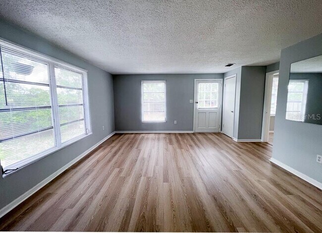 Building Photo - 436 NW 30th Ave