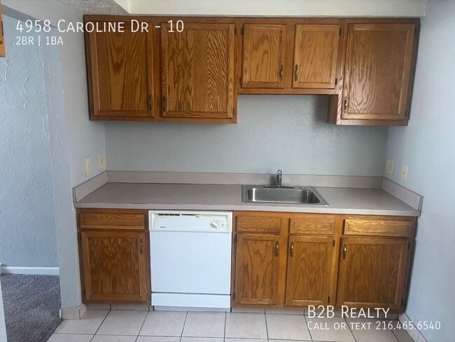 Building Photo - 4958 Caroline Dr