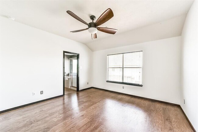 Building Photo - 12411 Lark Fair Ln