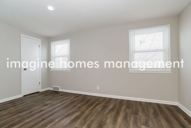 Building Photo - Remodeled 4 Bedroom Home in Overland Park!