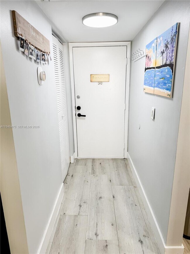 Building Photo - 841 NE 207th Ln