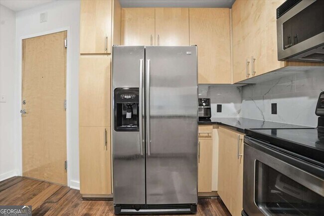 Building Photo - 923 Peachtree St NE